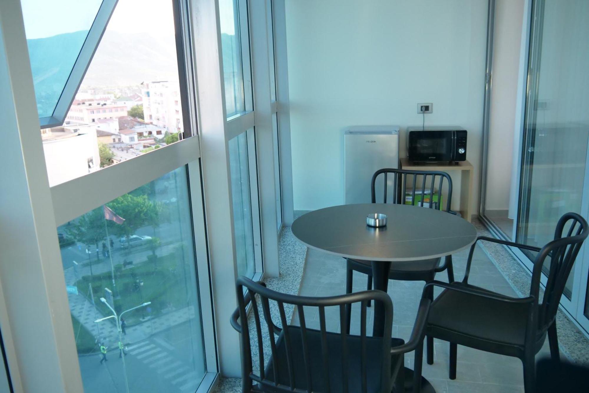 Stay-Five Rooms & Apartments Shkodër Exteriör bild