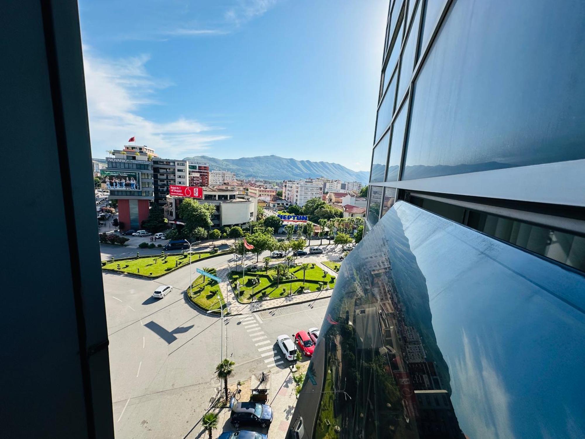 Stay-Five Rooms & Apartments Shkodër Exteriör bild