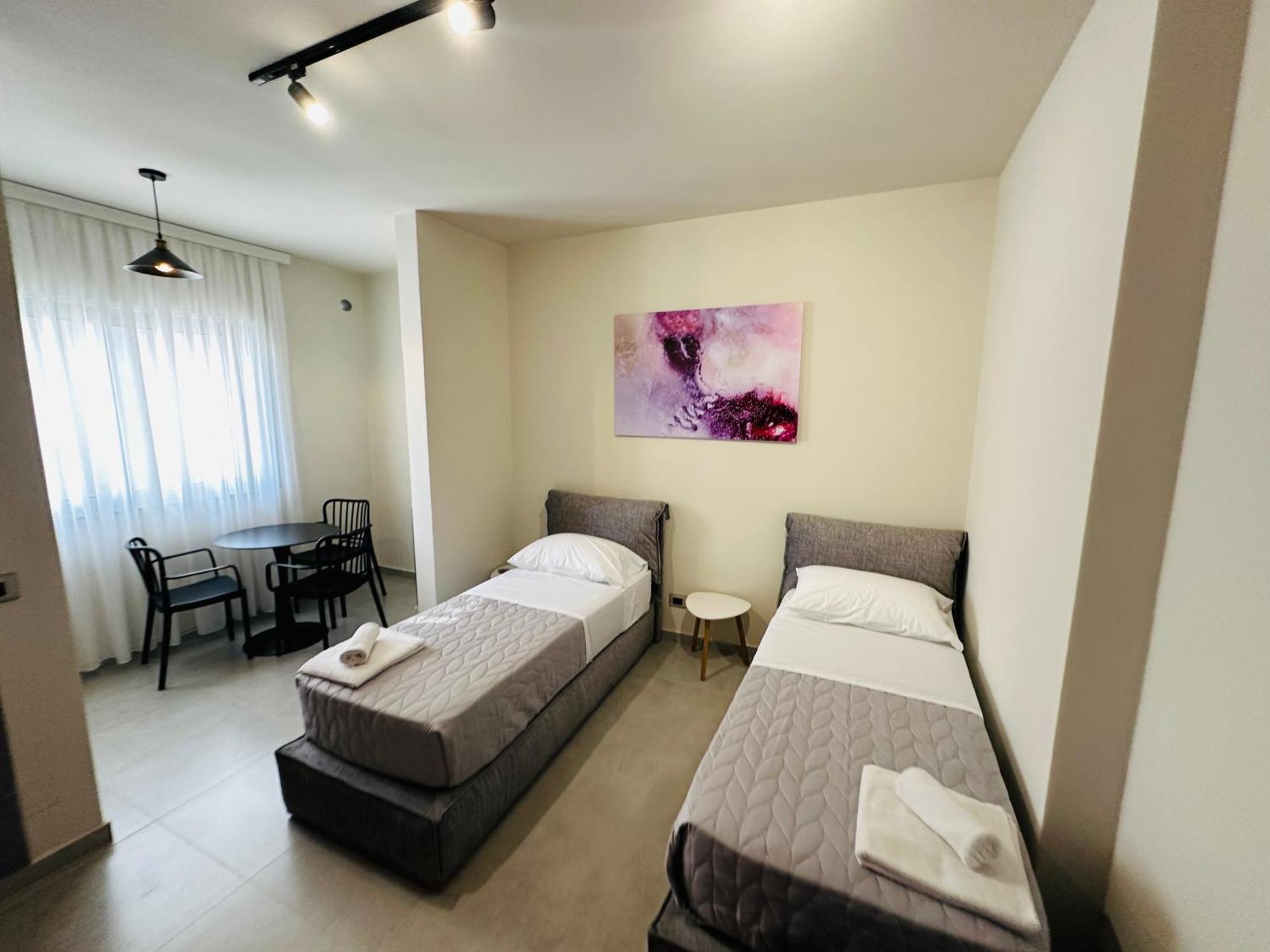 Stay-Five Rooms & Apartments Shkodër Exteriör bild