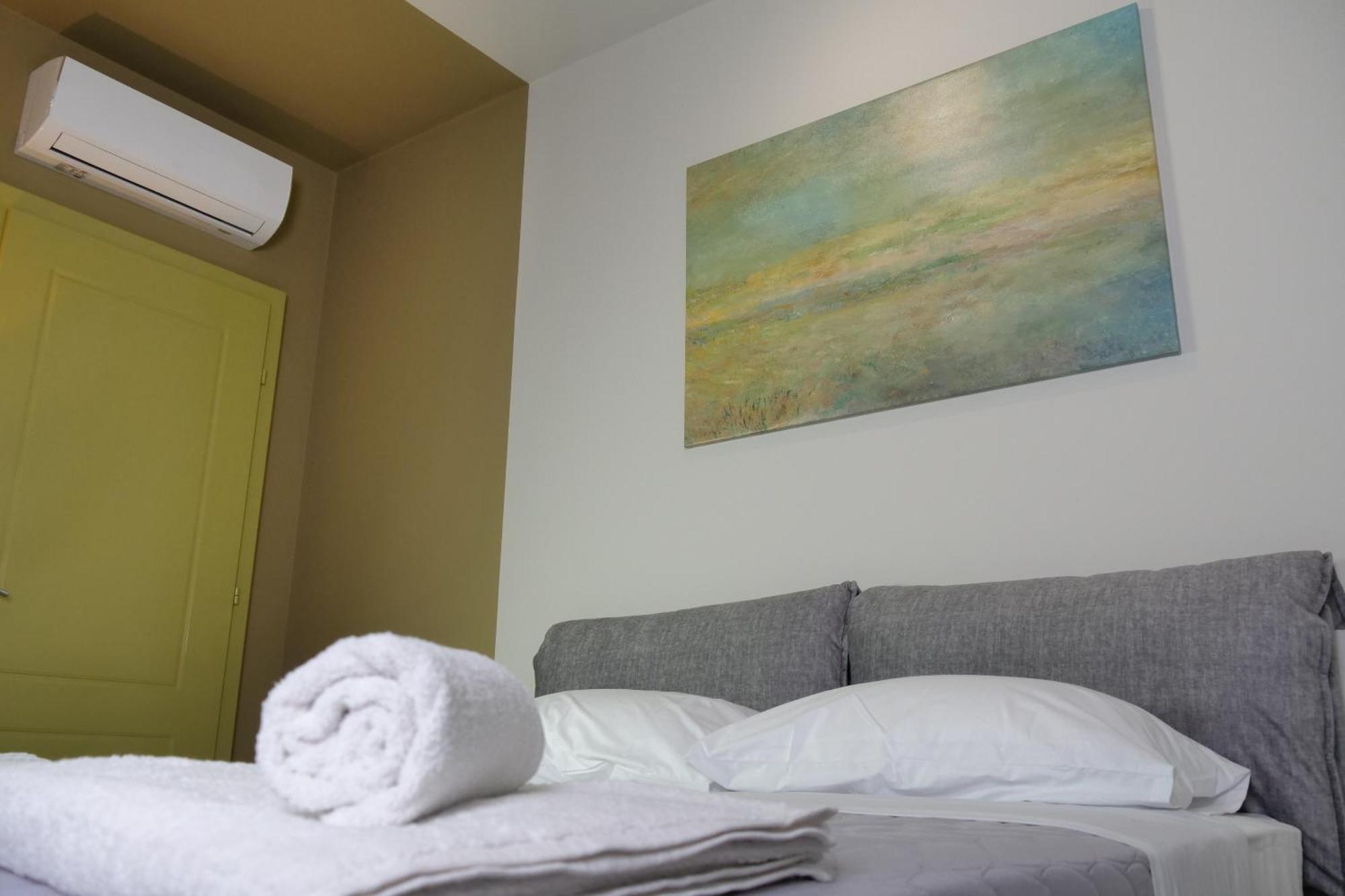 Stay-Five Rooms & Apartments Shkodër Exteriör bild