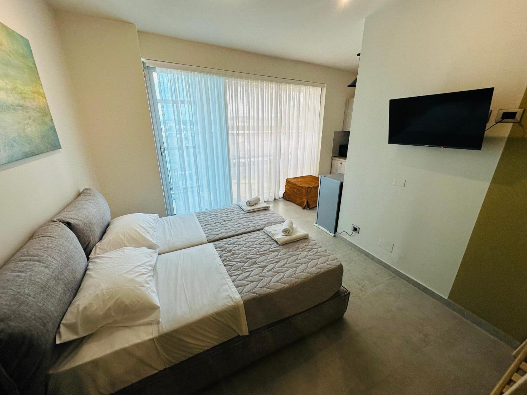 Stay-Five Rooms & Apartments Shkodër Exteriör bild