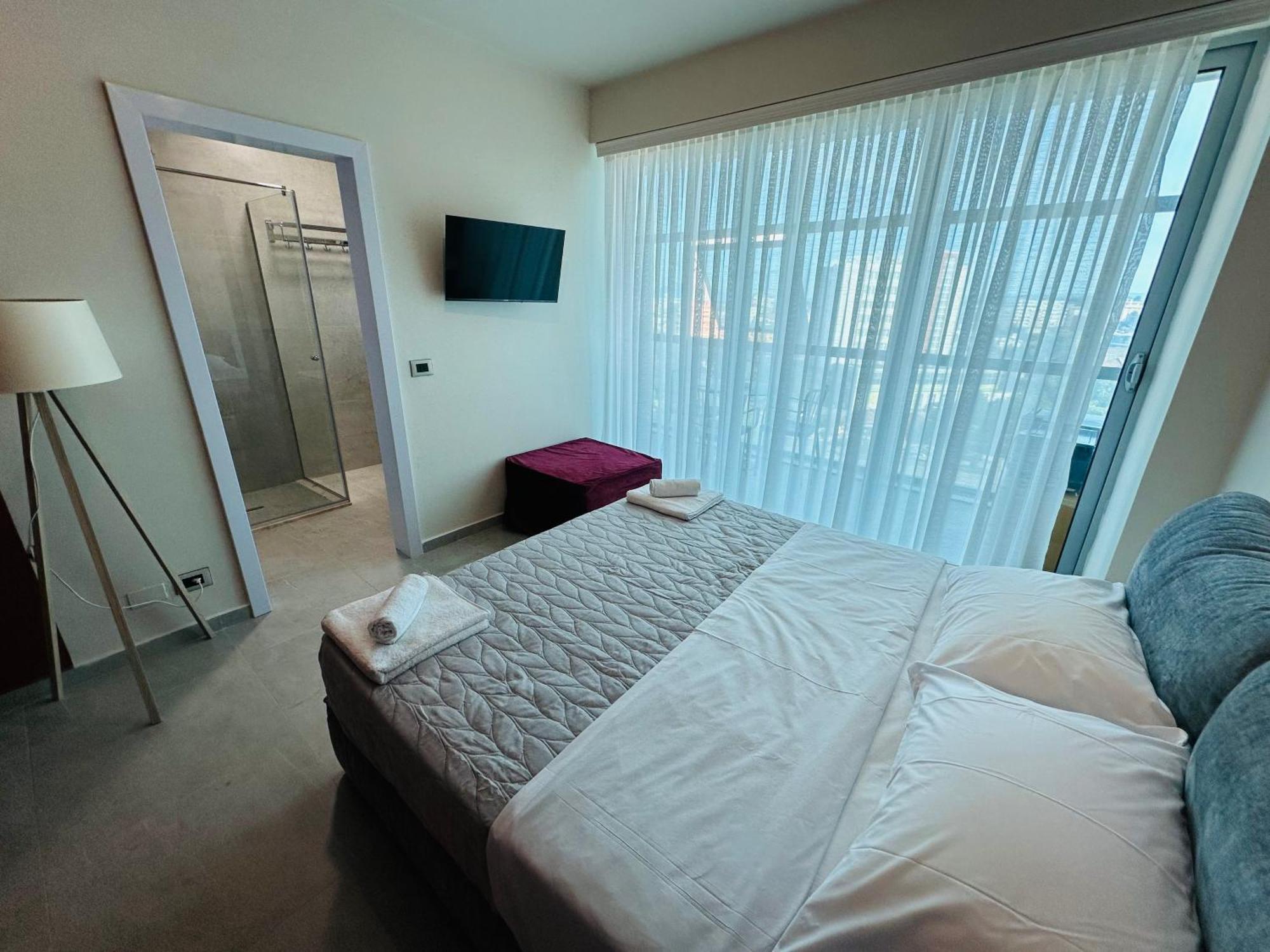 Stay-Five Rooms & Apartments Shkodër Exteriör bild