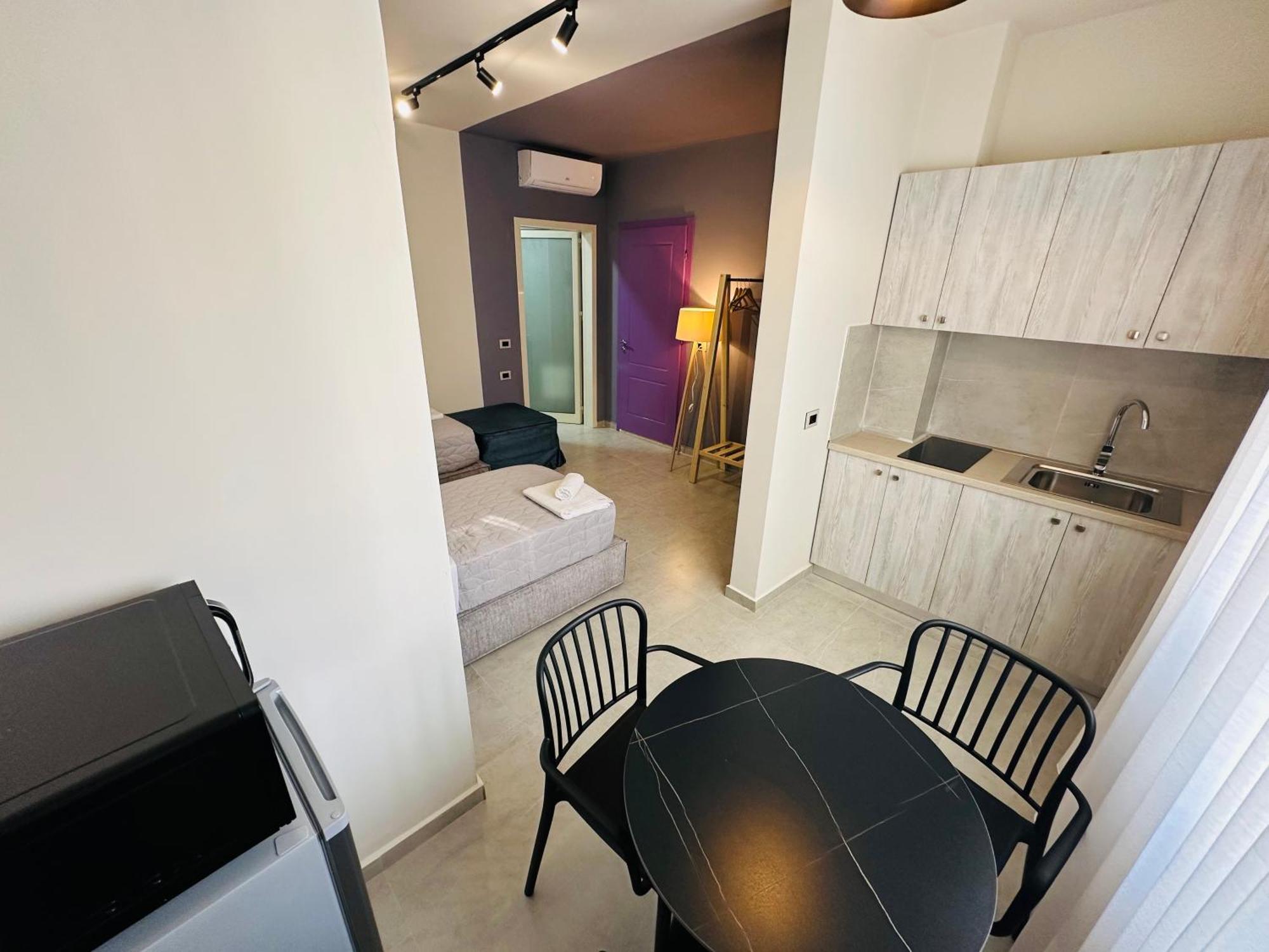 Stay-Five Rooms & Apartments Shkodër Exteriör bild