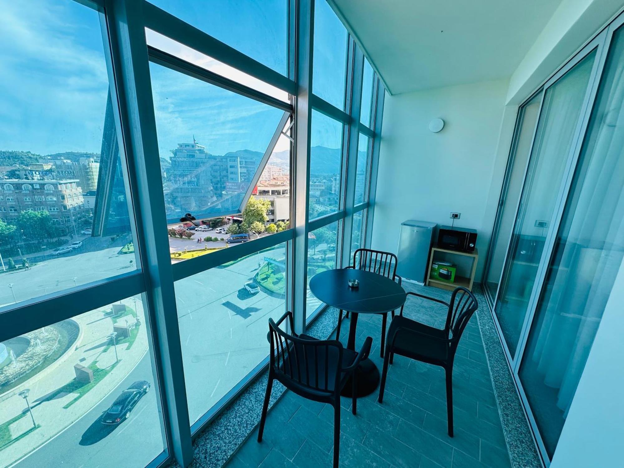 Stay-Five Rooms & Apartments Shkodër Exteriör bild