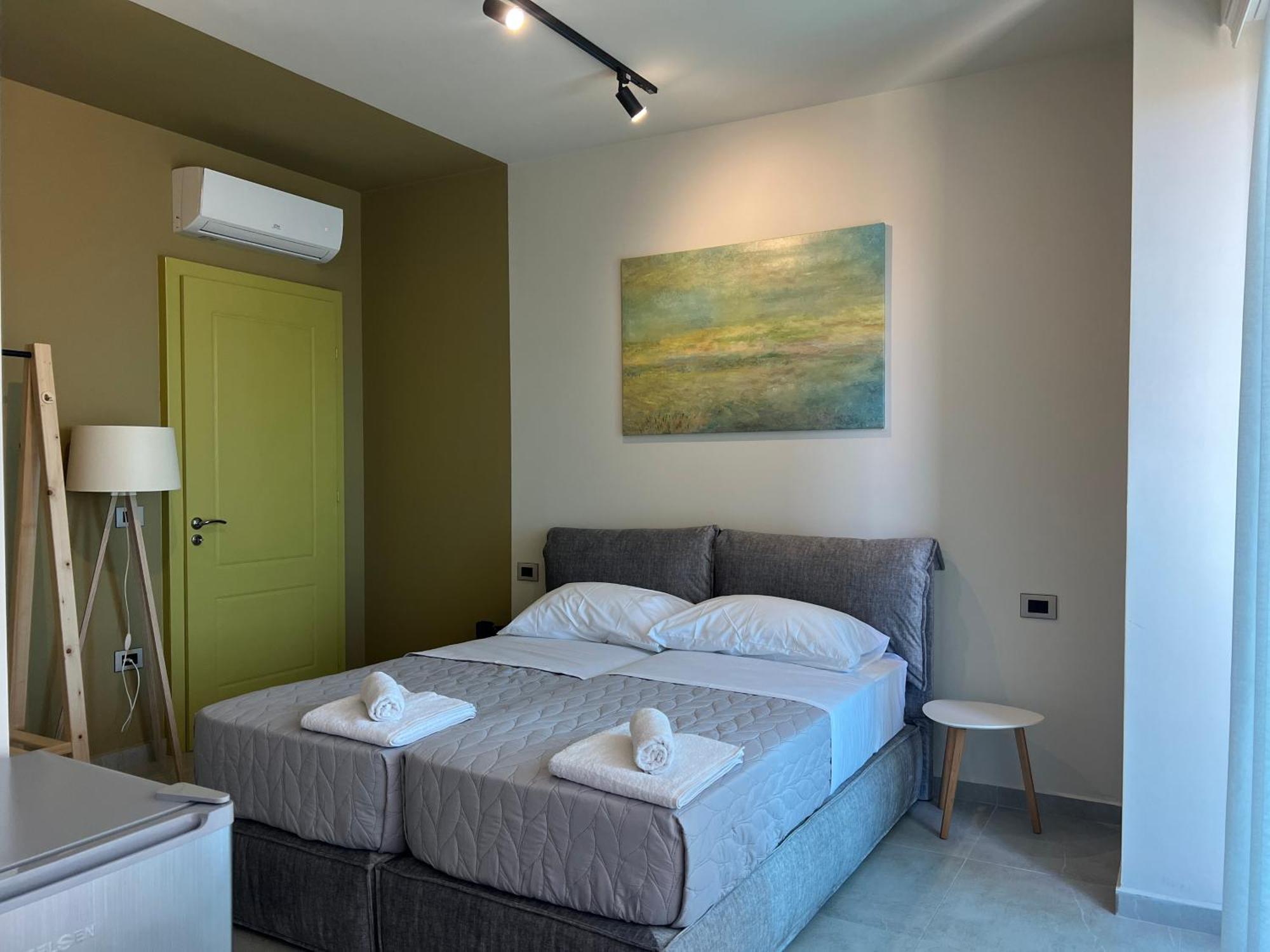 Stay-Five Rooms & Apartments Shkodër Exteriör bild