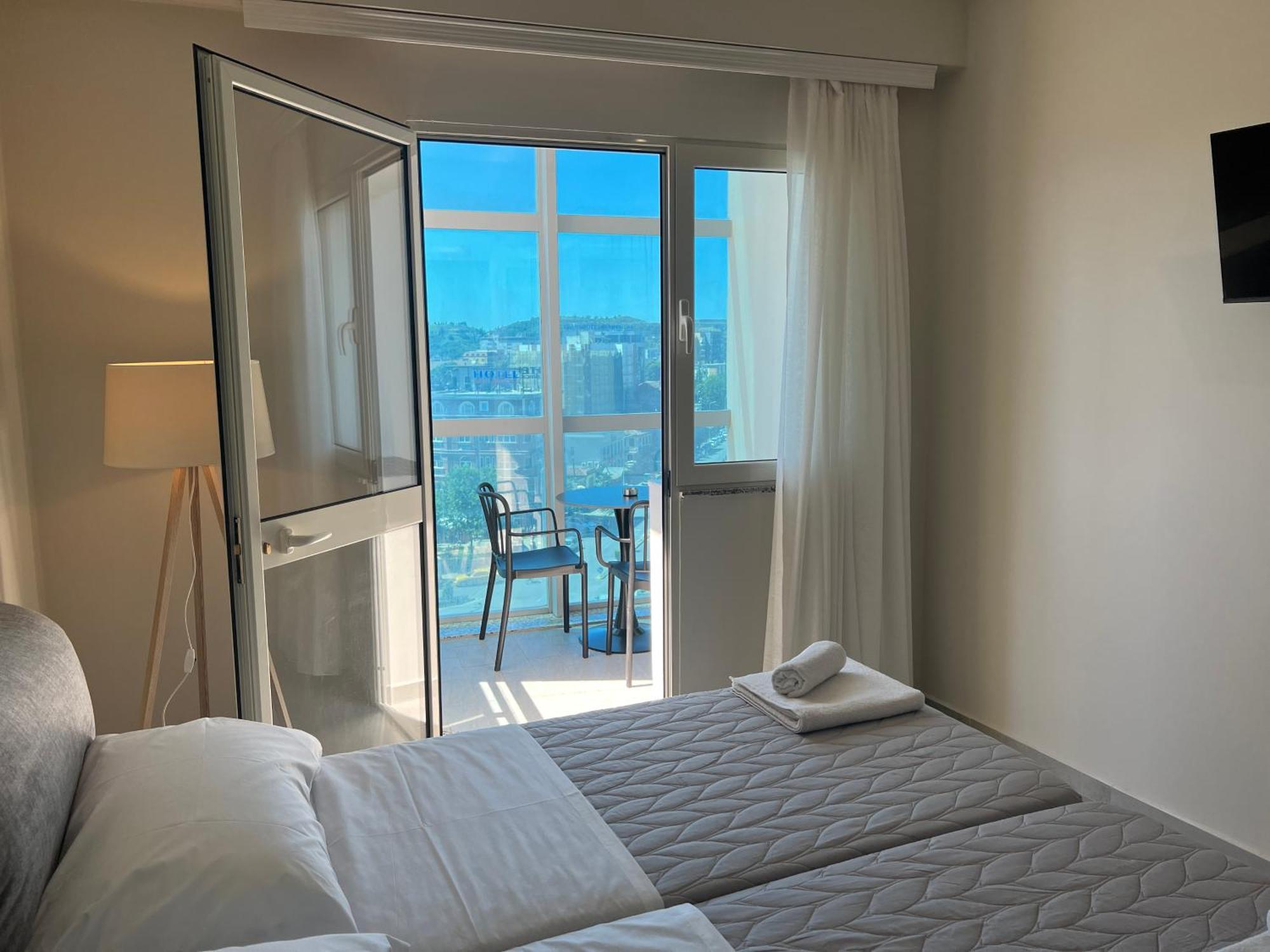 Stay-Five Rooms & Apartments Shkodër Exteriör bild
