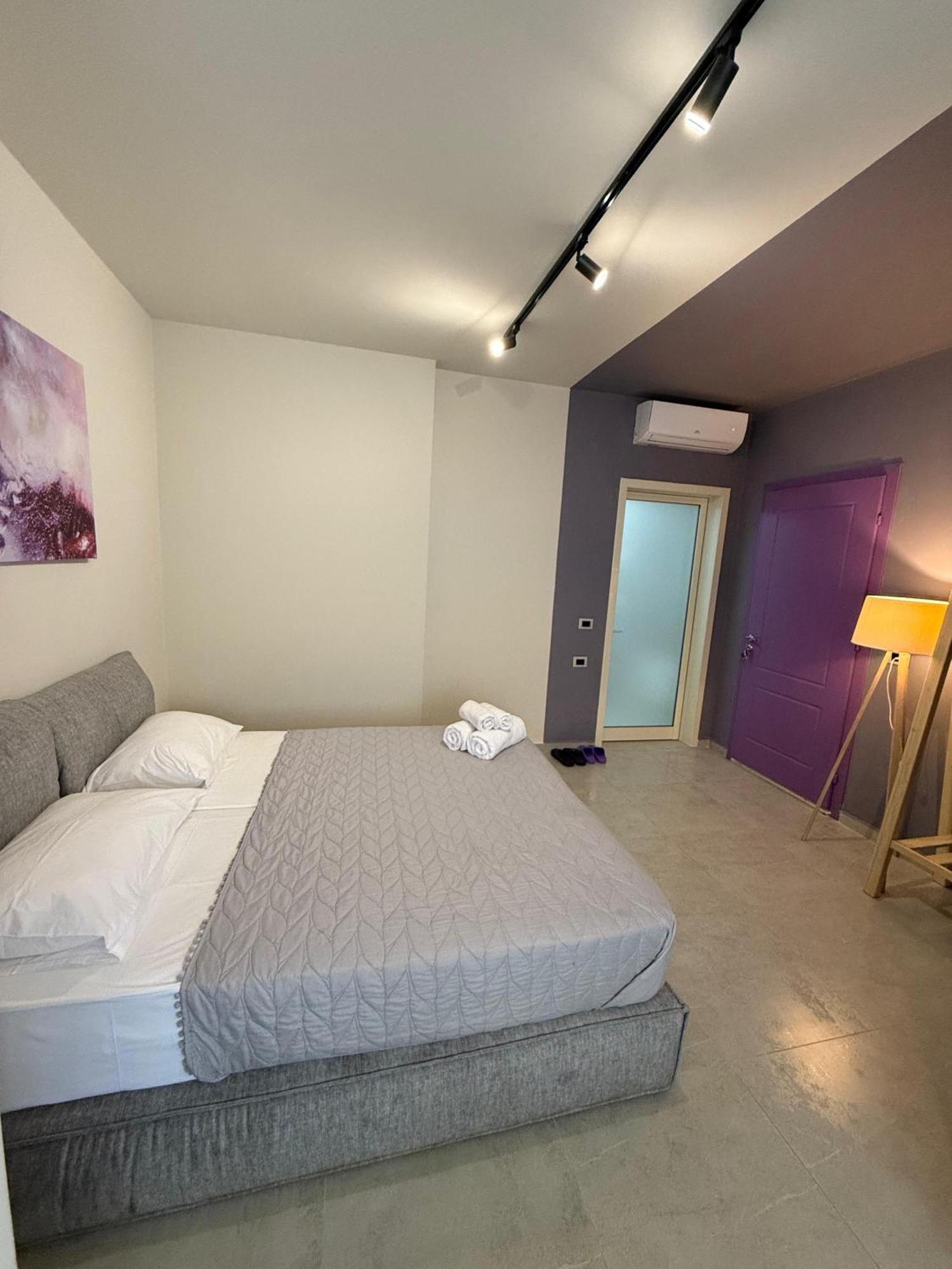 Stay-Five Rooms & Apartments Shkodër Exteriör bild