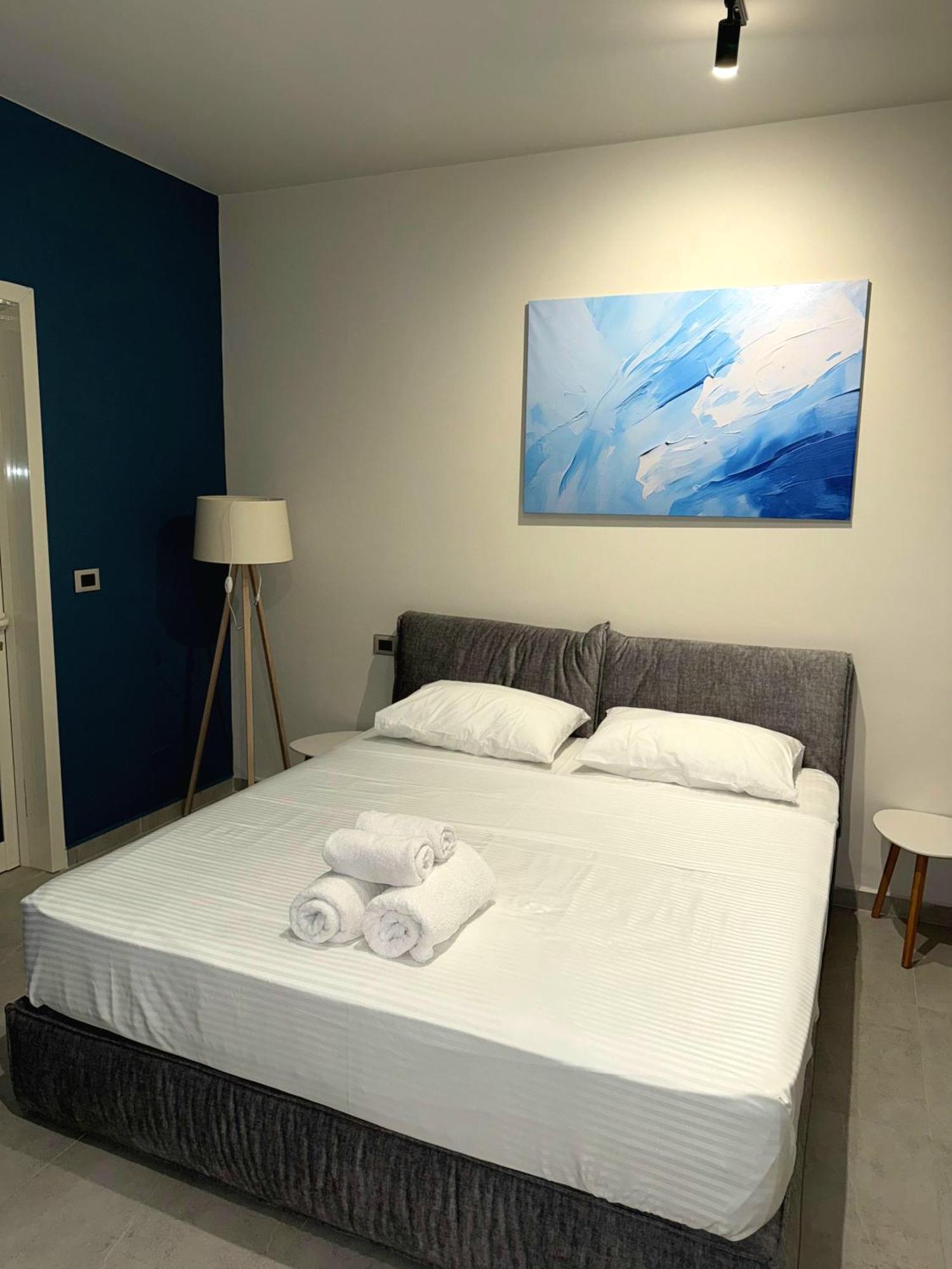 Stay-Five Rooms & Apartments Shkodër Exteriör bild