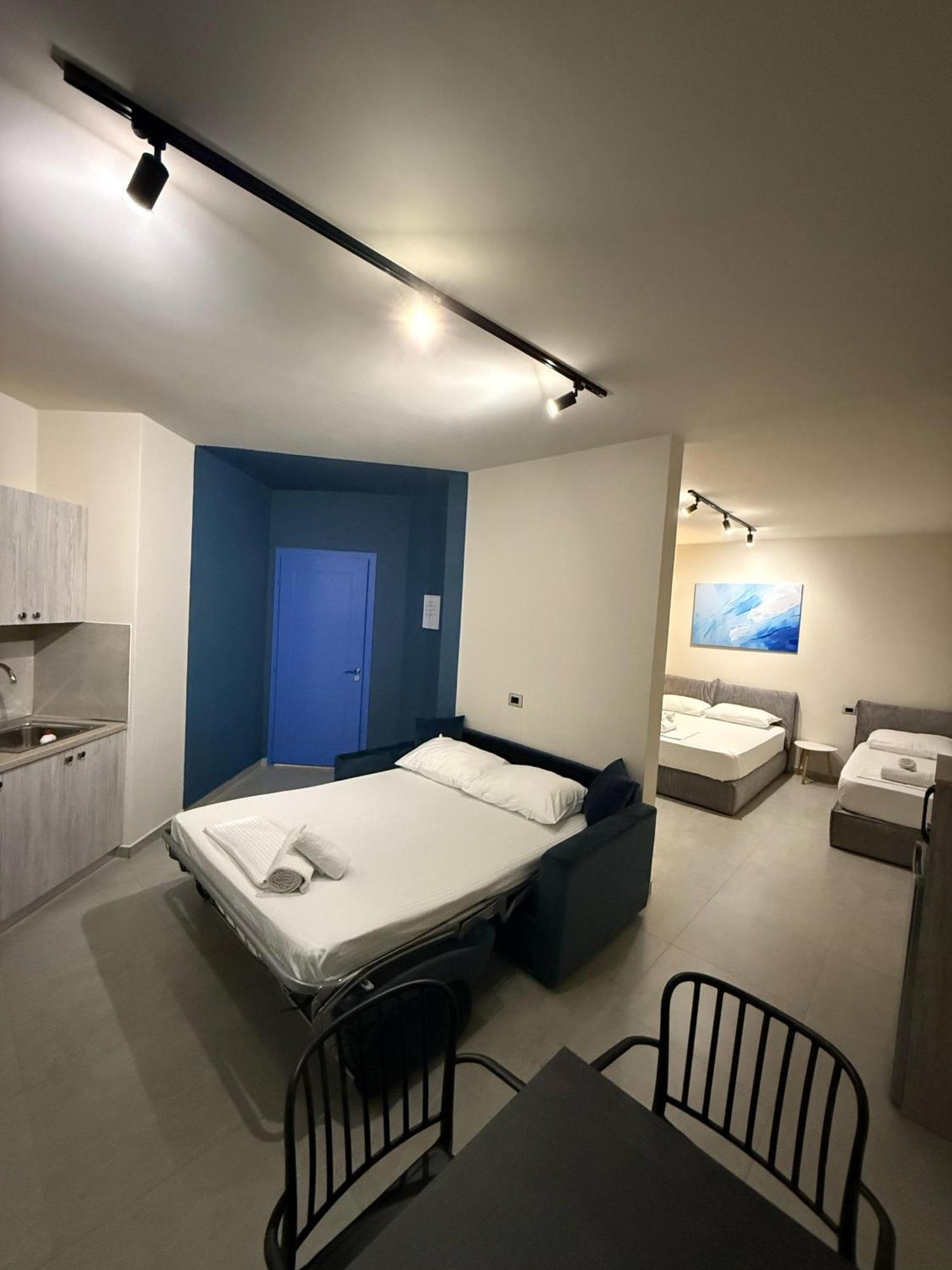 Stay-Five Rooms & Apartments Shkodër Exteriör bild