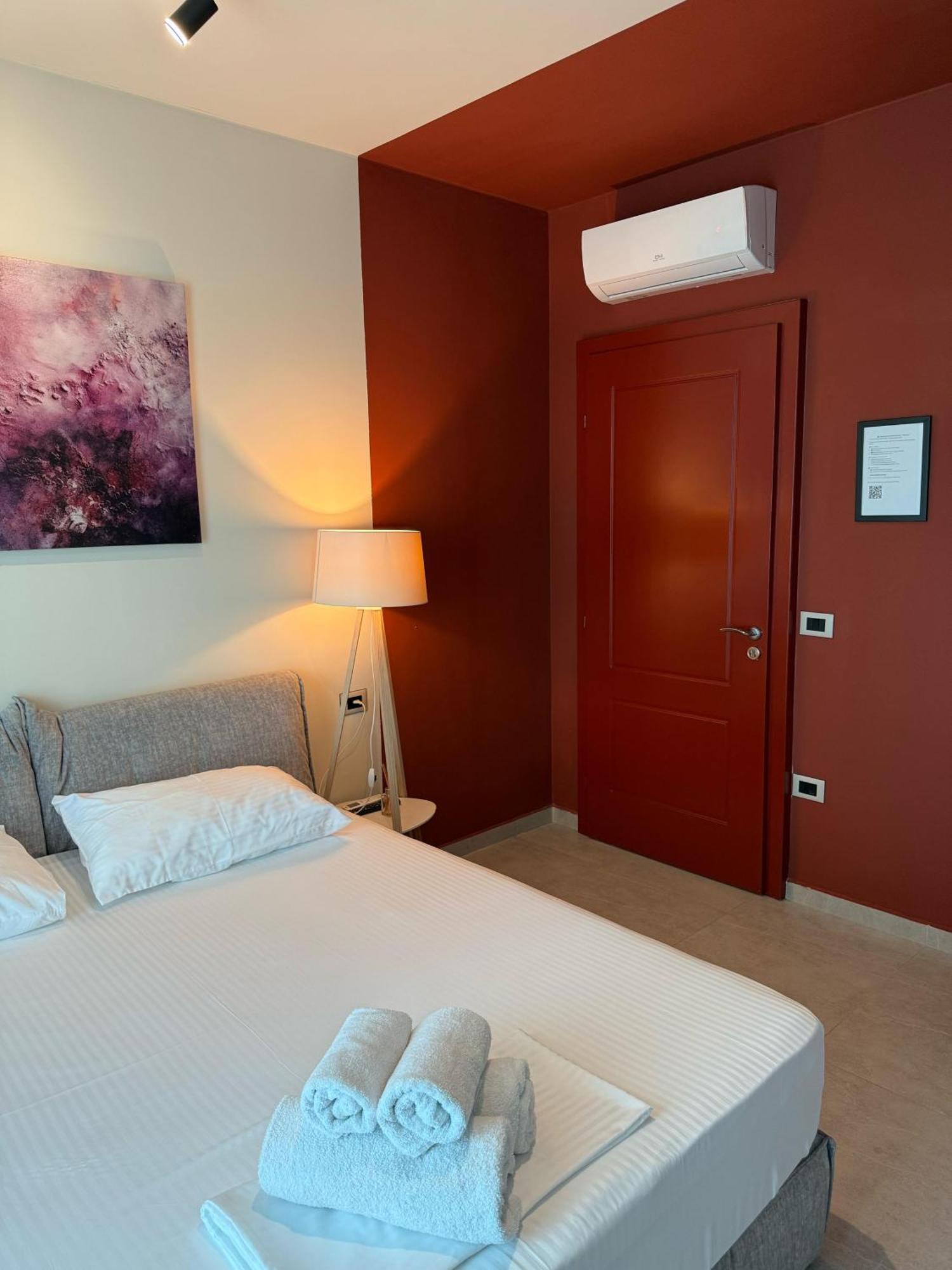 Stay-Five Rooms & Apartments Shkodër Exteriör bild