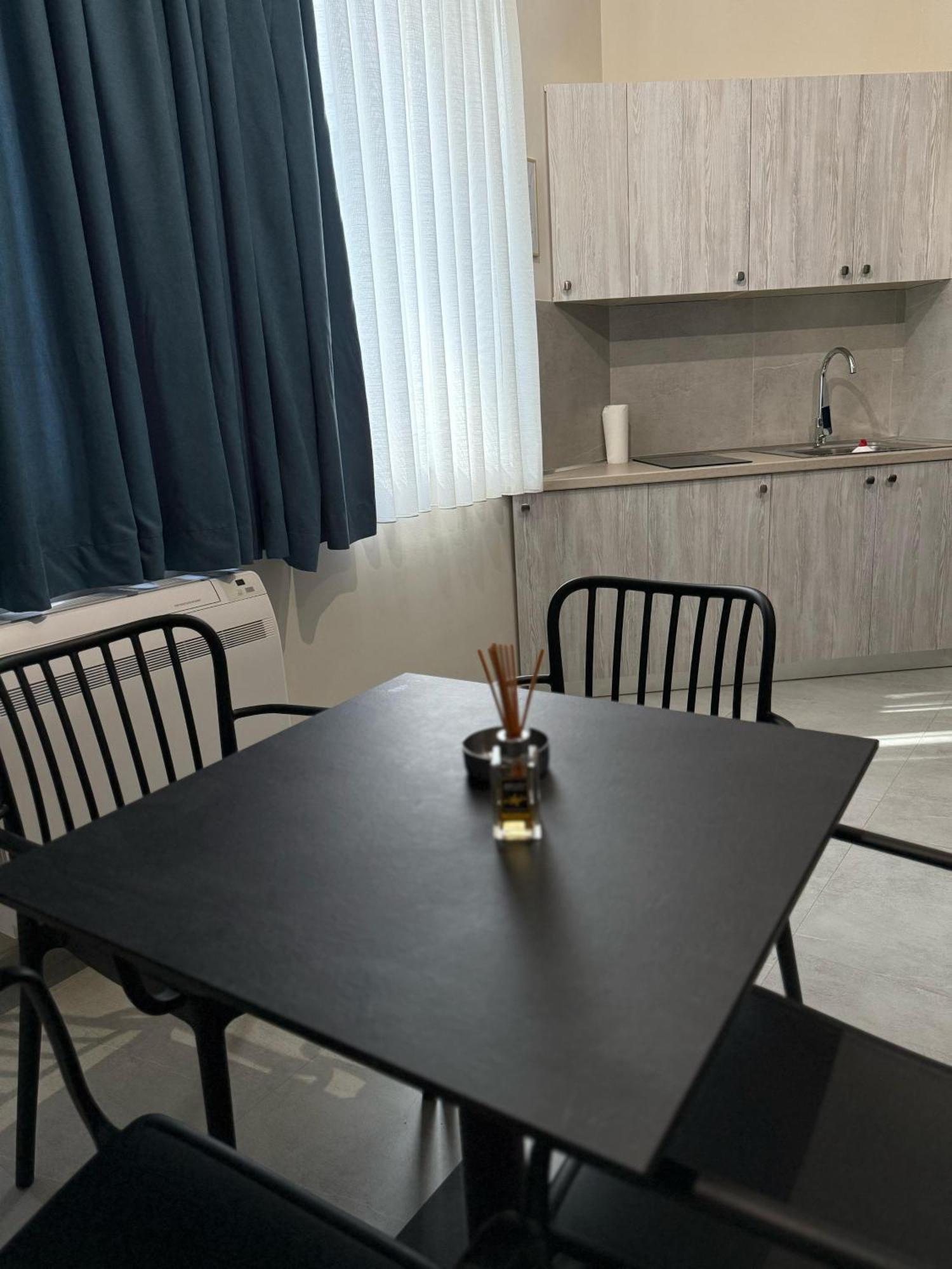 Stay-Five Rooms & Apartments Shkodër Exteriör bild